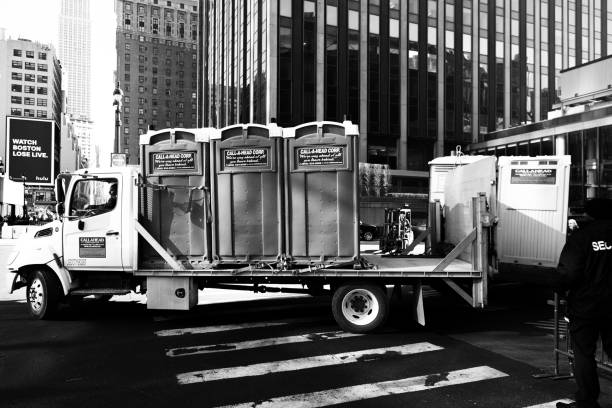 Best Portable toilet rental cost  in Pine Bluff, AR